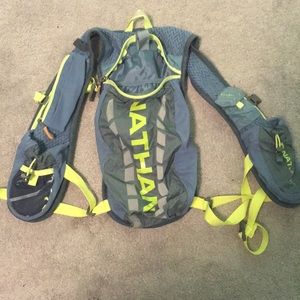 Nathan Fireball Hydration Vest